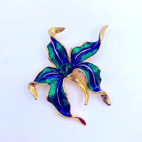 Vintage Enamel Flower Brooch - Picture 1 of 5